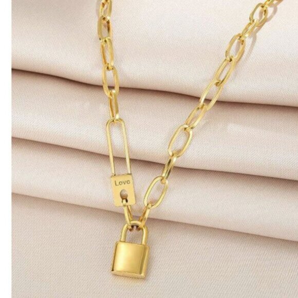18K Gold Filled Paperclip Chain Lock Pendant Necklace - Picture 2 of 4